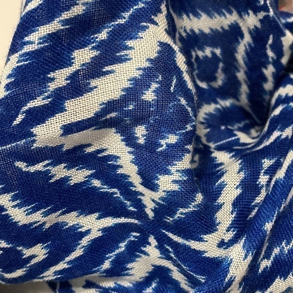 Blue White Ikat Pattern Bohemian Artsy Braided Tassel Warm Scarf Fall - Picture 14 of 17